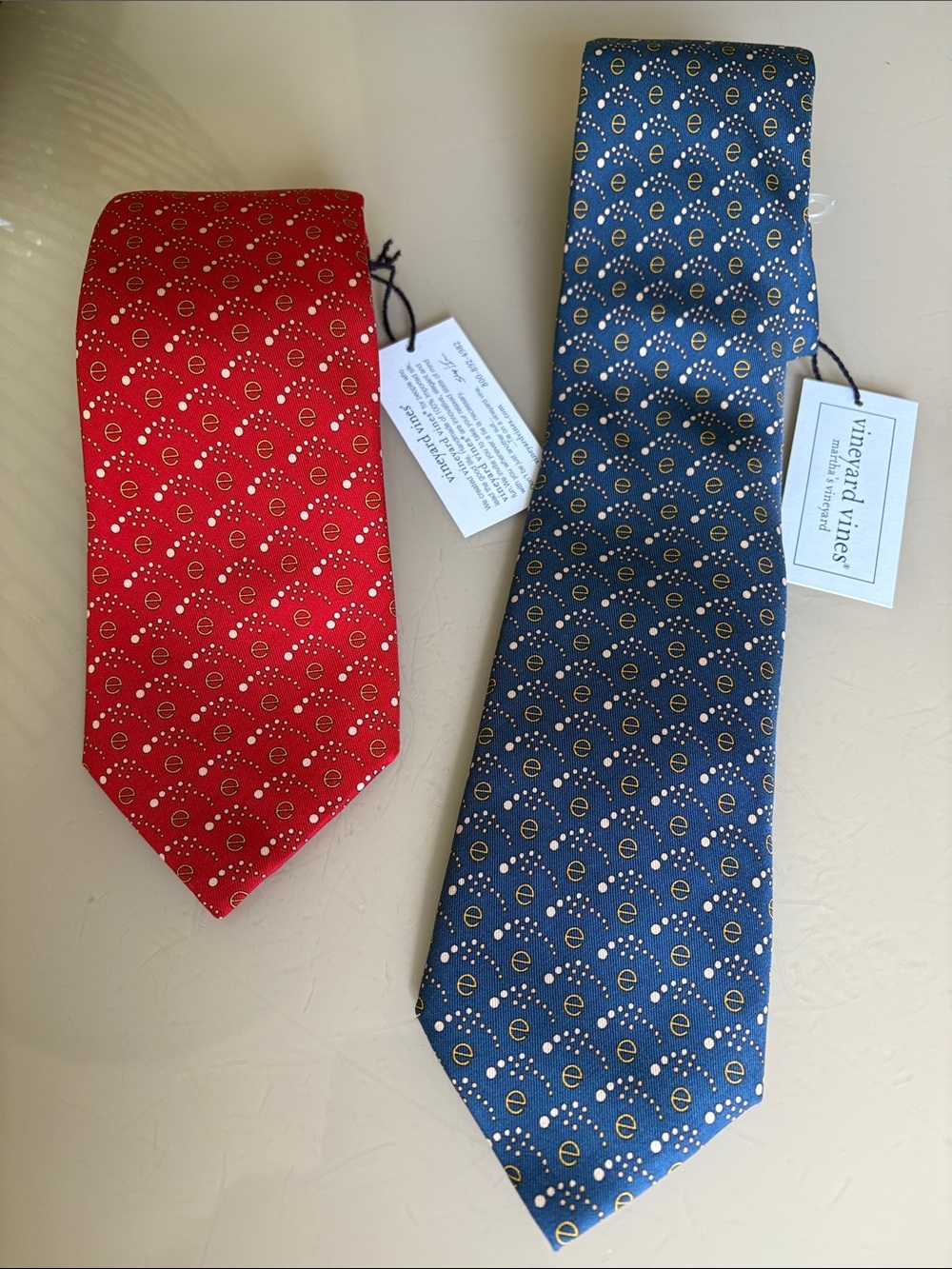 Vineyard Vines Red and Blue Silk Patterned Men's Ties